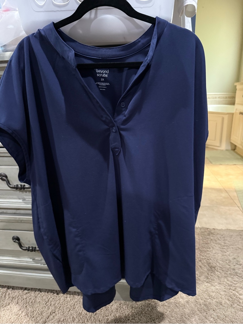 Women’s Navy Beyond Scrubs Top Size 2X